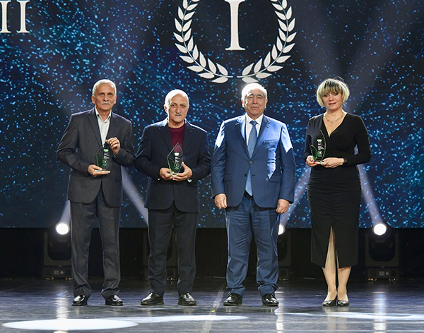 Ministry of Youth and Sports Awards Report News Agency